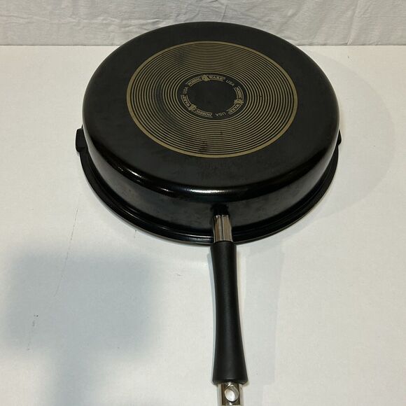 Nordic Ware 12 Inch Texas Skillet With Helper Handle Black - Picture 2 of 4